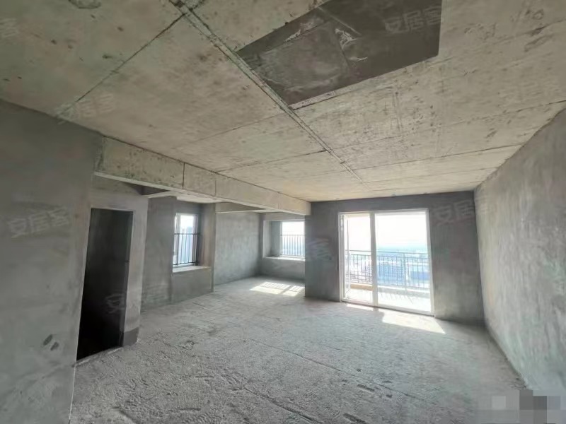 ？满庭春六期，小三房，中间好楼层，视野采光好，单价4600，