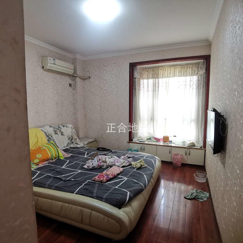 亏本出，新城壹号，小高层，精装三房，中间楼层，单价4700！