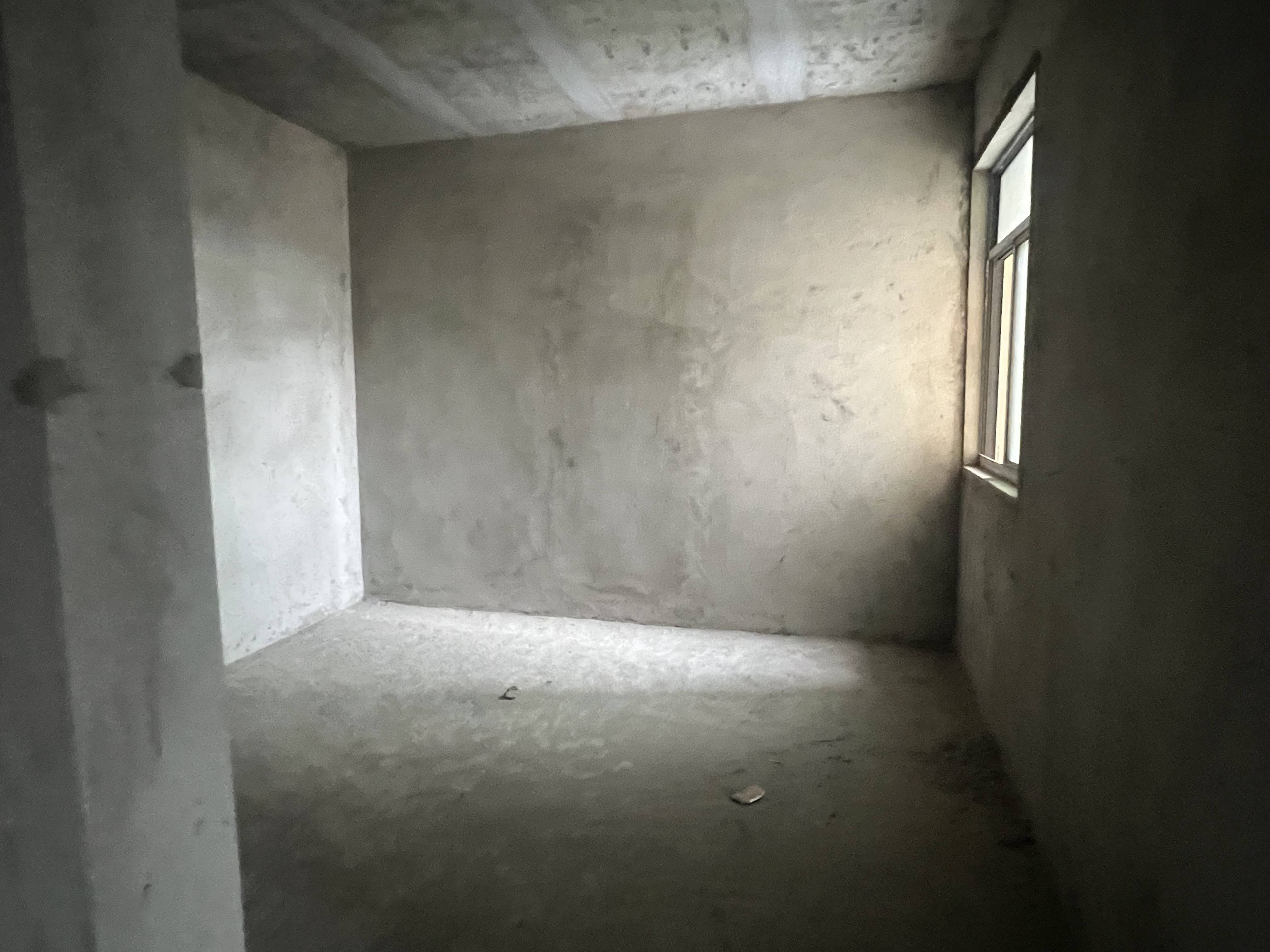 城忠心，老三中附近，康湾一品，满二，等待有缘人