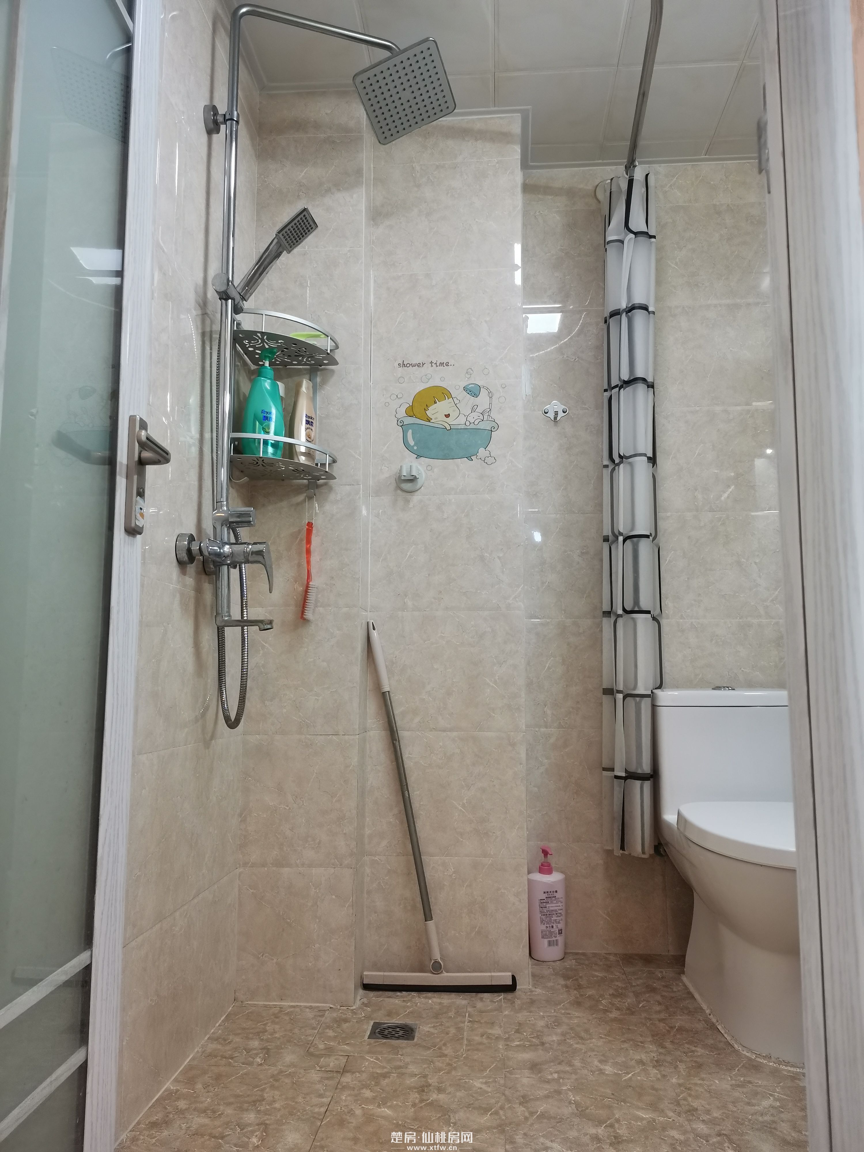 采光通风好，精装房拎包入住！楼下是新天地广场、好邻居商圈，旁边是沔街校区