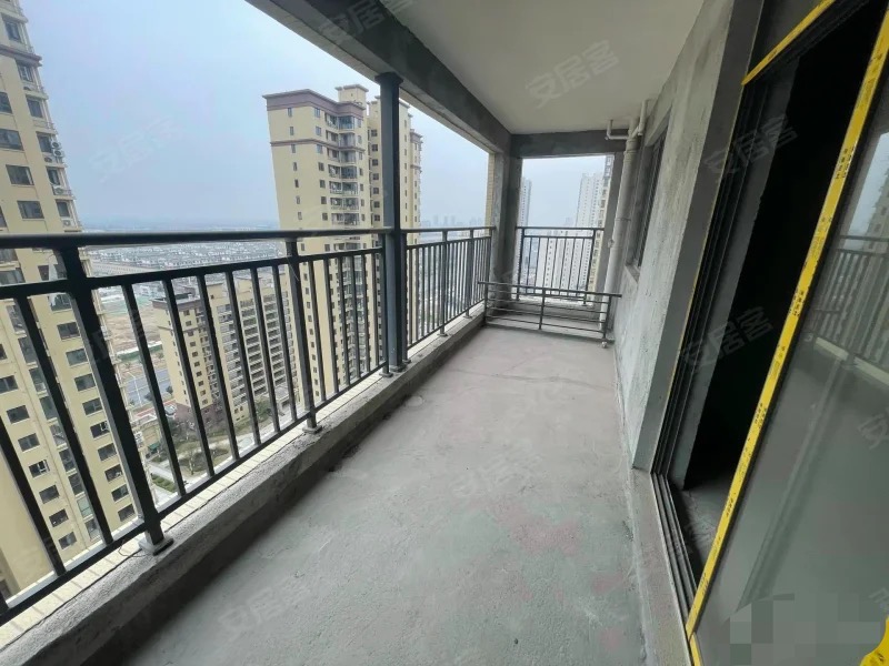 捡漏，城南，新城名都，毛坯3房2卫，电梯好楼层21楼，单价6000，带地下停车位，还满二，