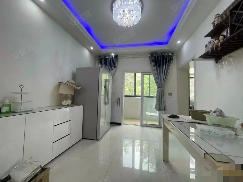 400，城西，世纪雅园，南北通透，精装三房，步梯3楼，,单价3095