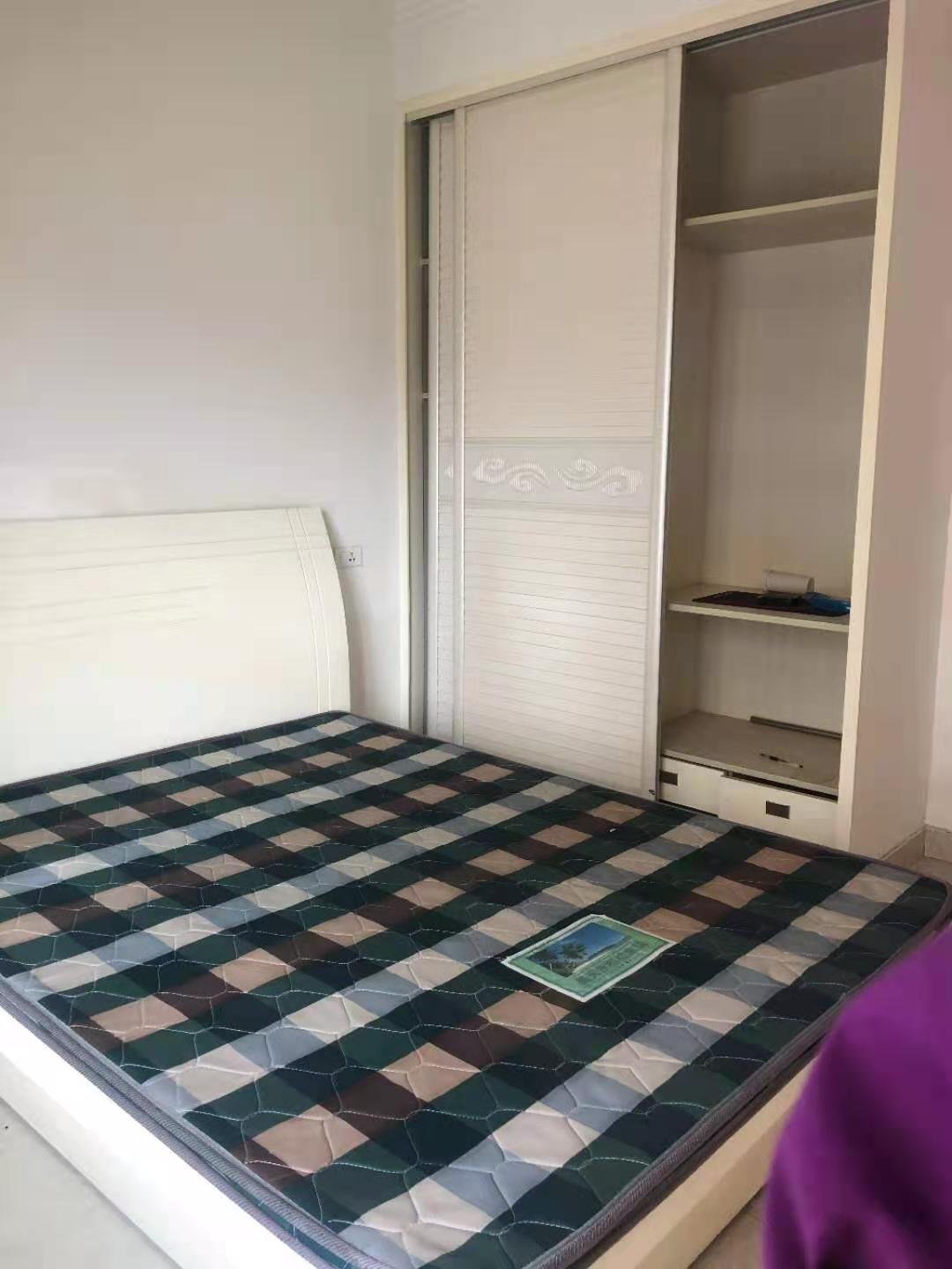 急卖金域城邦中间楼层东边户四房