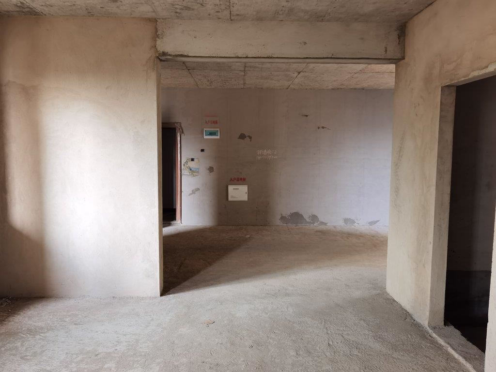 环球中心城 毛坯三房 南北通透 支持按揭 随时看房