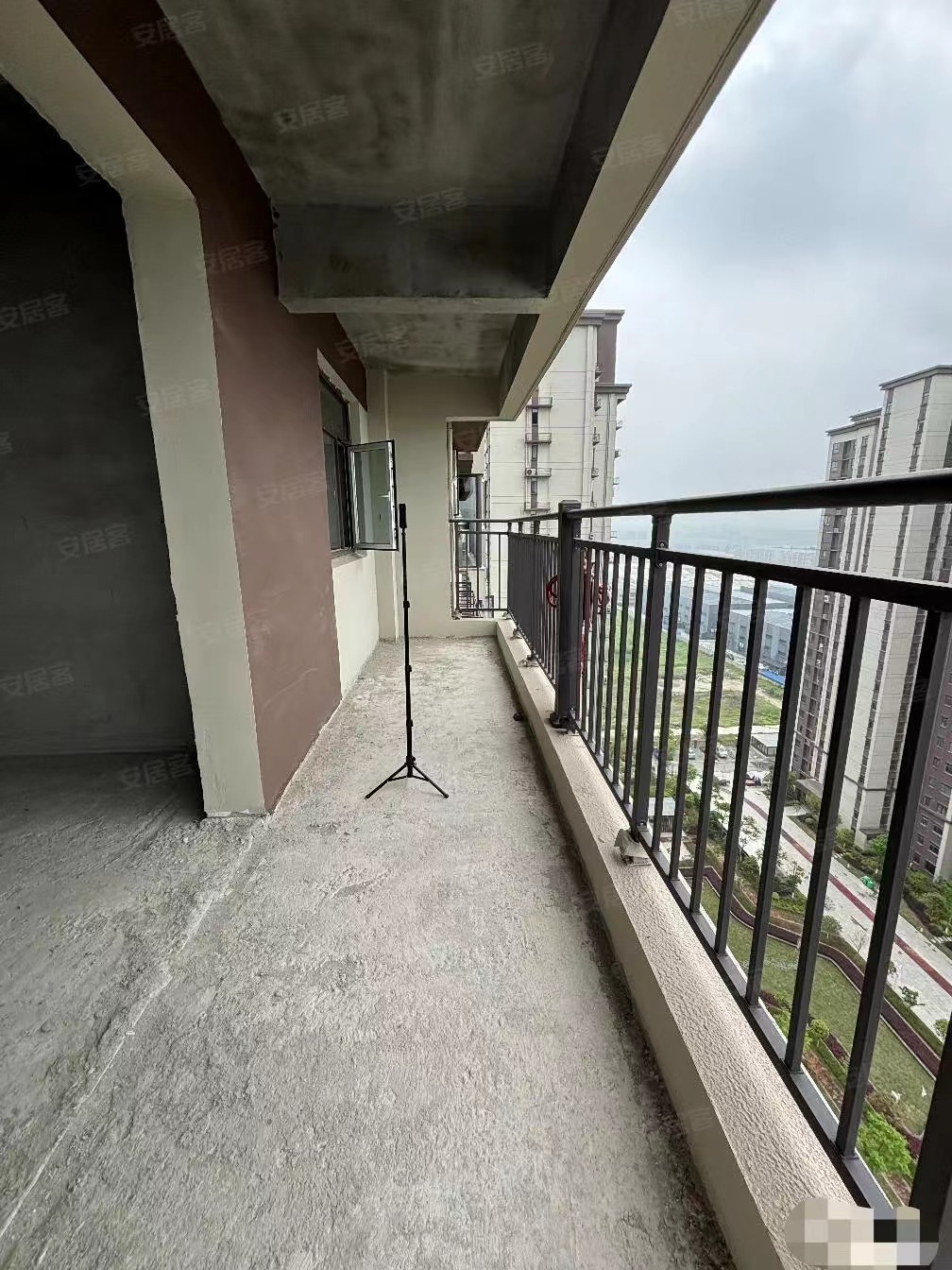 房东亏本出，南城郡，捡漏房，单价4500，好楼层，小区环境好