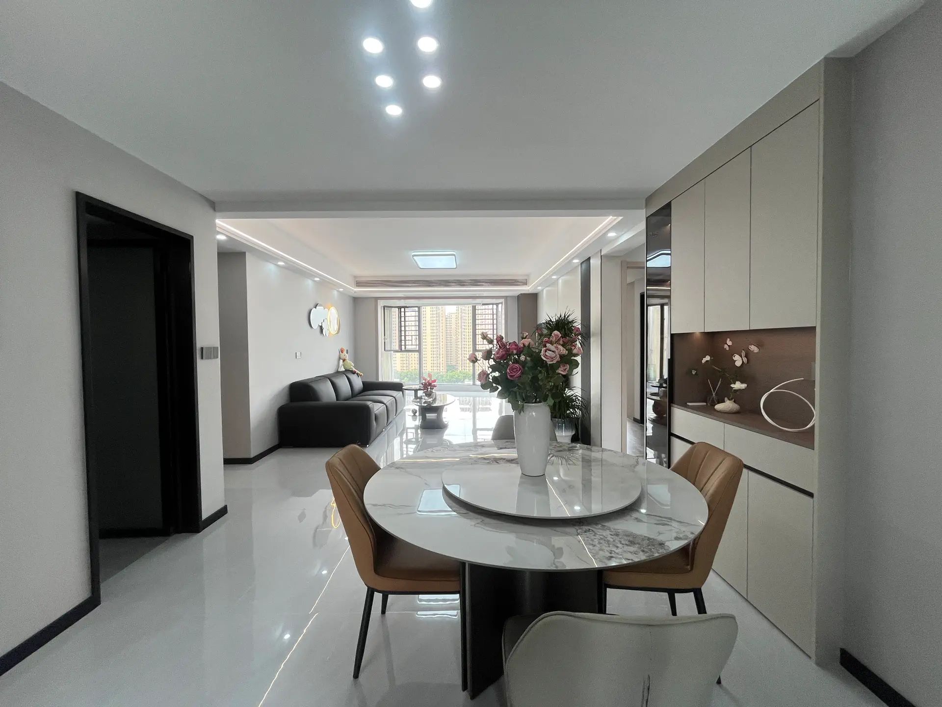 城南，沔阳公园旁，精装4房，电梯好楼层，南北通透，证满二