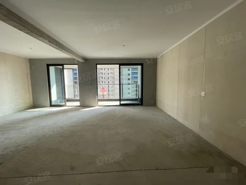 吾悦华府，边户，‮车送‬位，中‮楼间‬层，三开间朝南，大阳台，采光户型好，