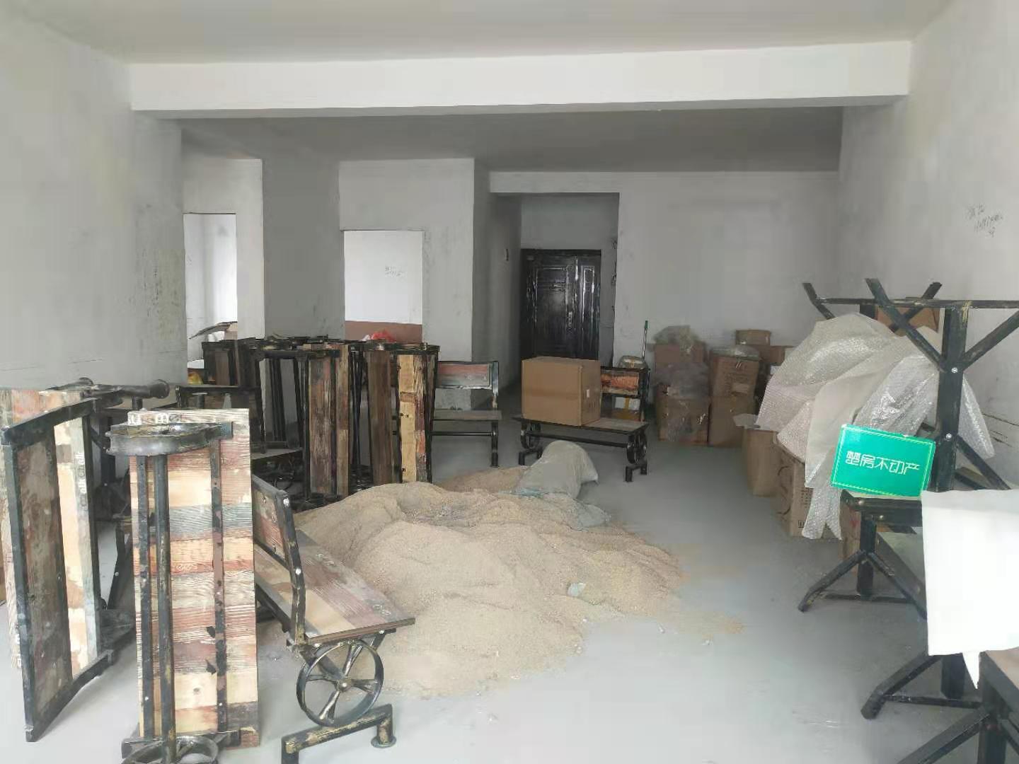 宏运名居毛坯大四房中间楼层方便看房