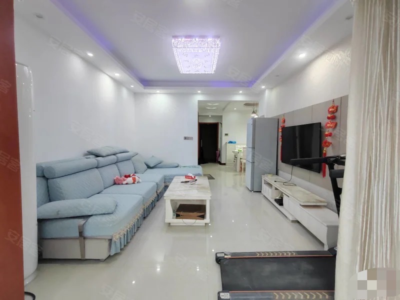 业主降价10万，诚心出售，城南， 好地段 ，电梯好楼层   证满二 ，精装两房