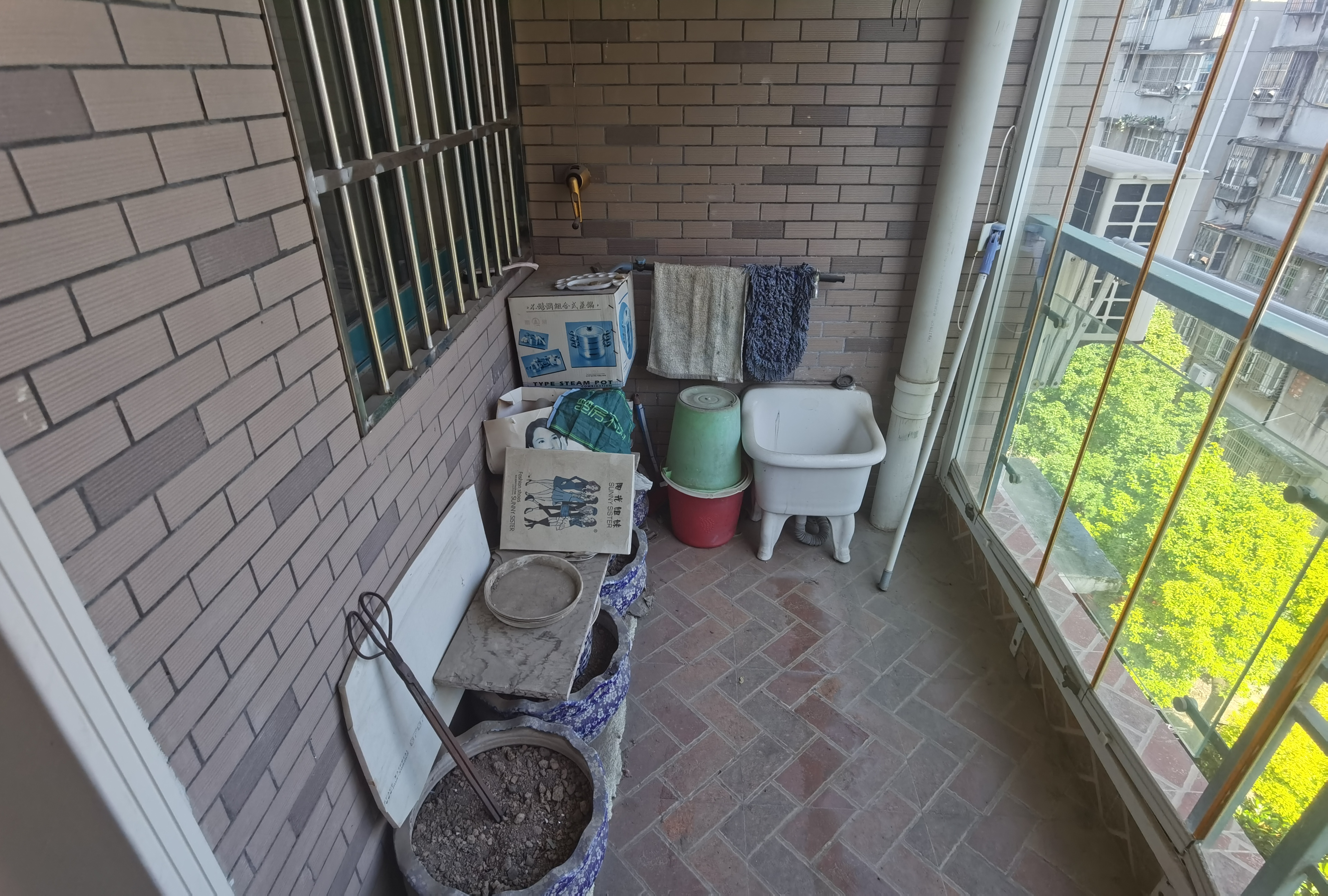 仙河城市花园大四房旁边就是武商出行方便看房也方便欢迎来电咨询