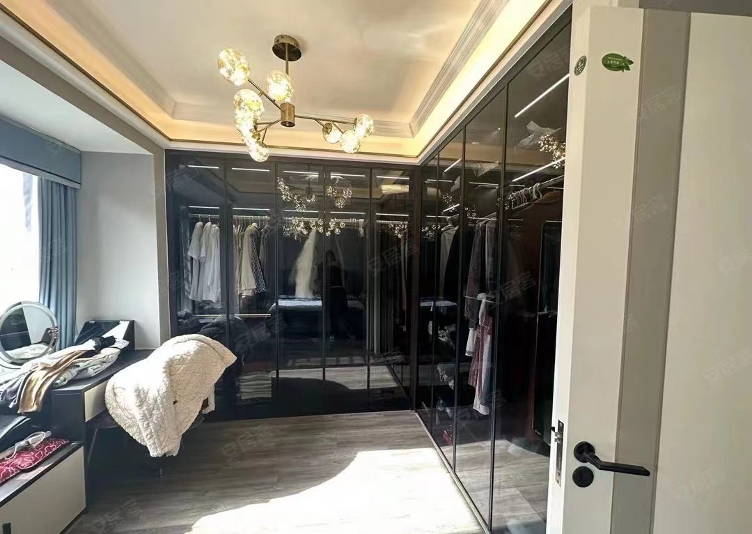 28，城南亏本出售，豪装2房，全屋地暖，全屋中央空调，没有住过，