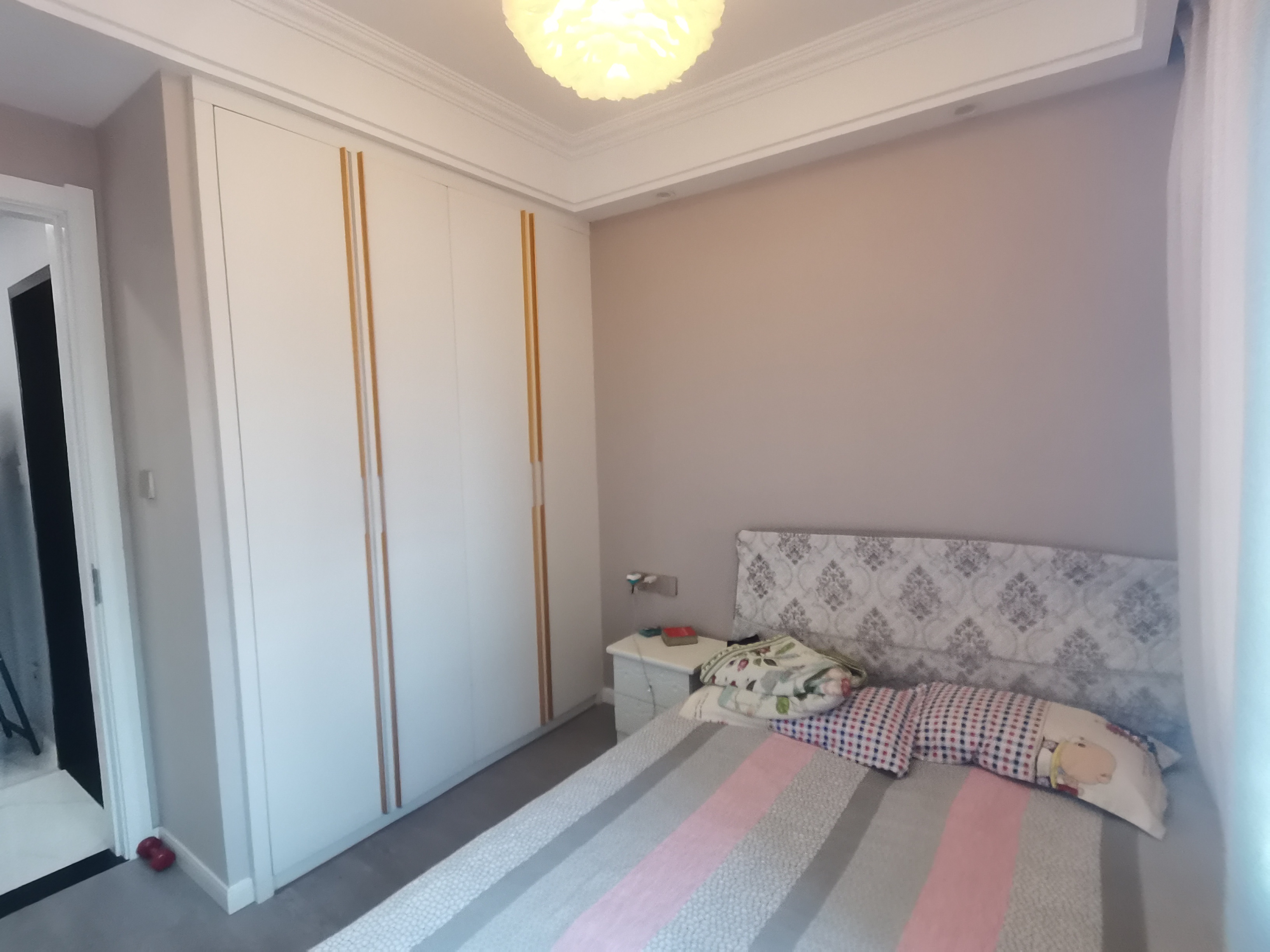 锦绣江山.精装三房两卫.小区环境好.看房方便