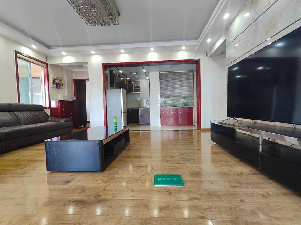 圣淘沙精装大两房通风好三面采光，双阳台，业主诚意出售！