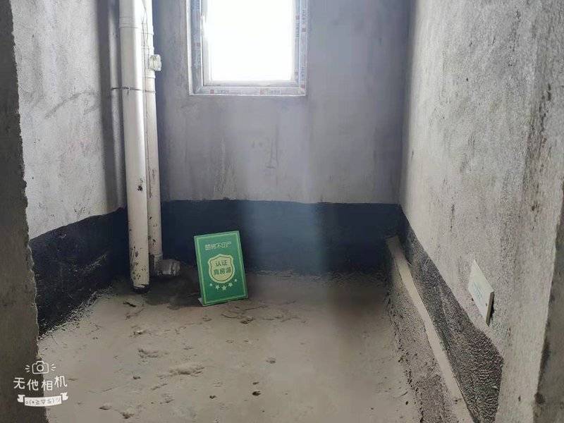 蓝天新城毛坯大三房南北通透看房方便