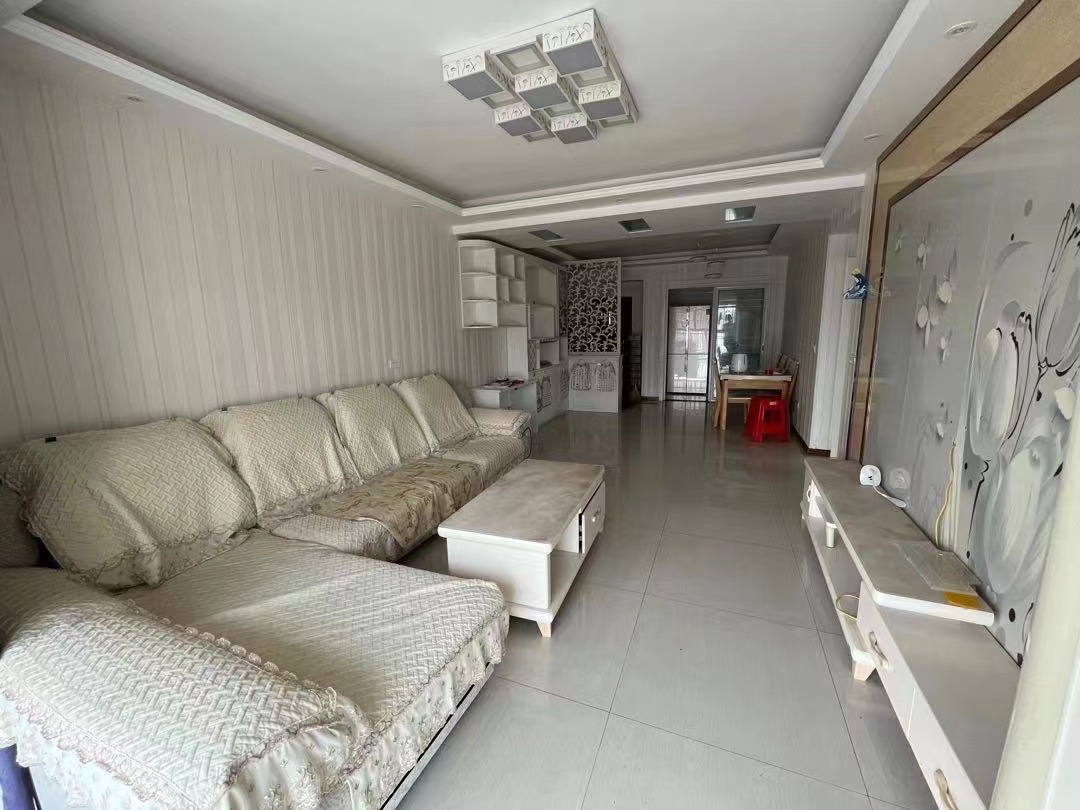 尹台公馆红星美凯龙旁精装两房中间楼层出租