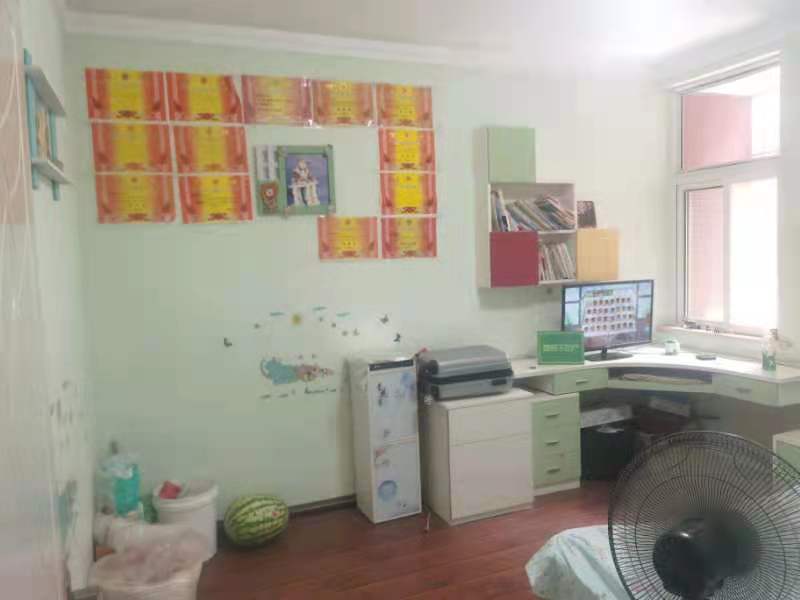 都市别院精装三房步梯二楼看房方便性价比高