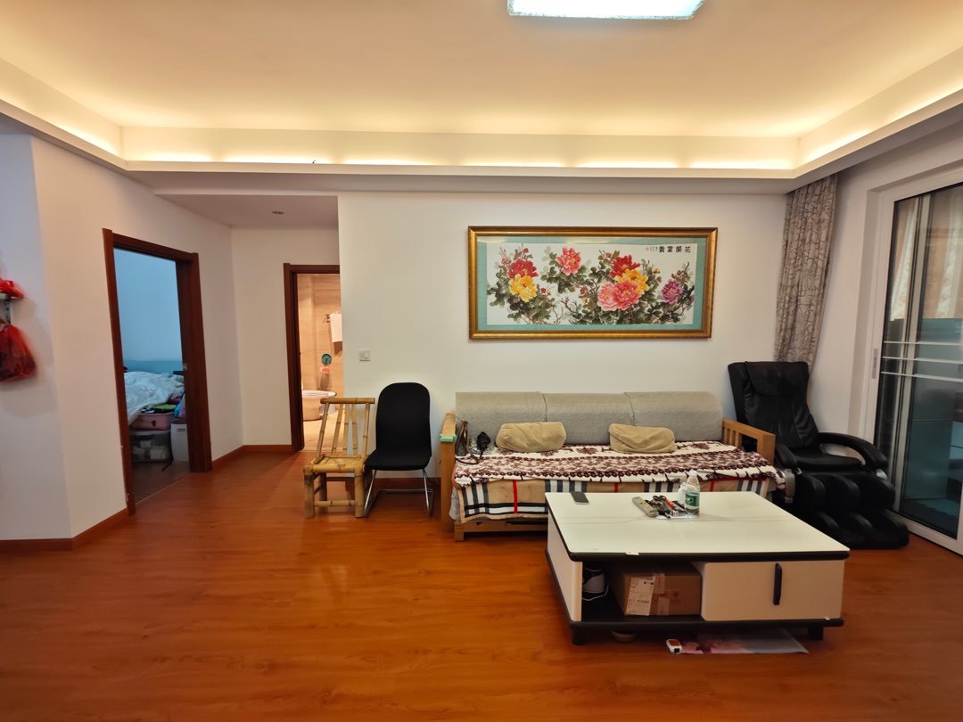 三丰鼎城，小高层，带露台的房子，一口价32.8万，证满二