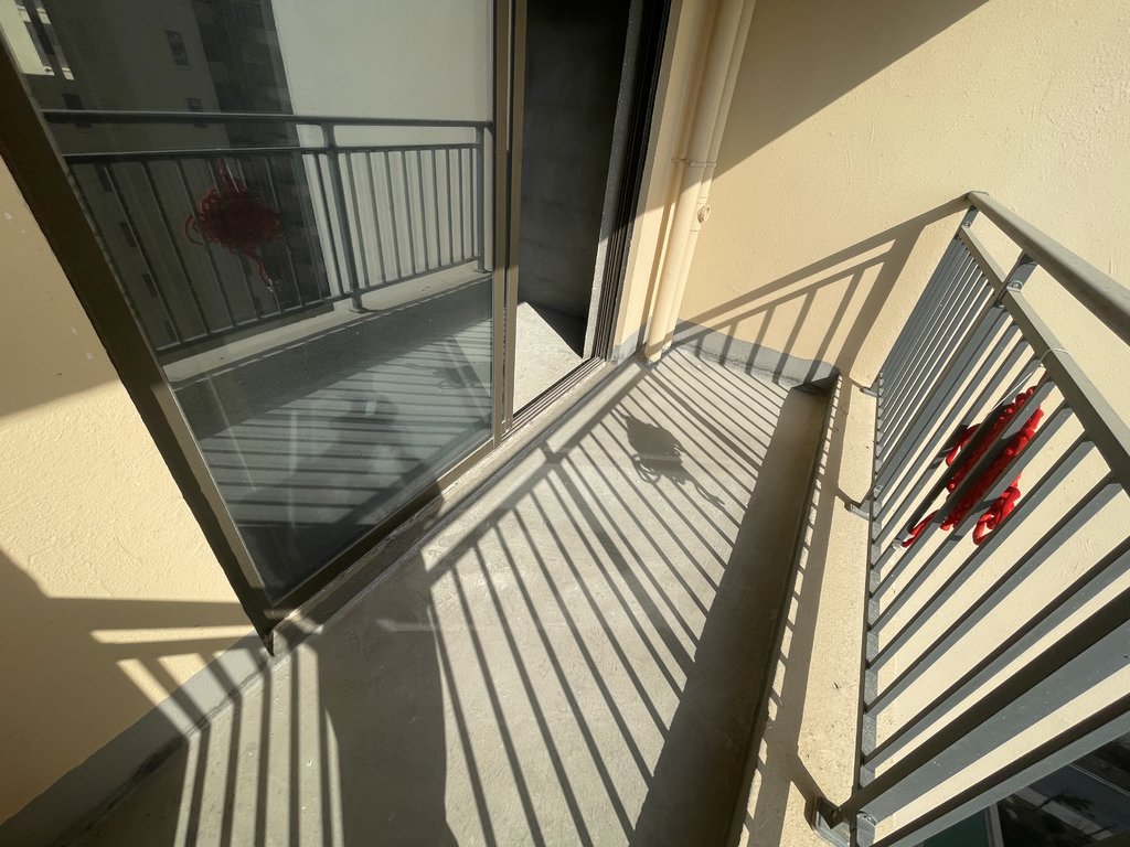 荣怀.极地世家.毛坯边户.中间楼层.看房方便