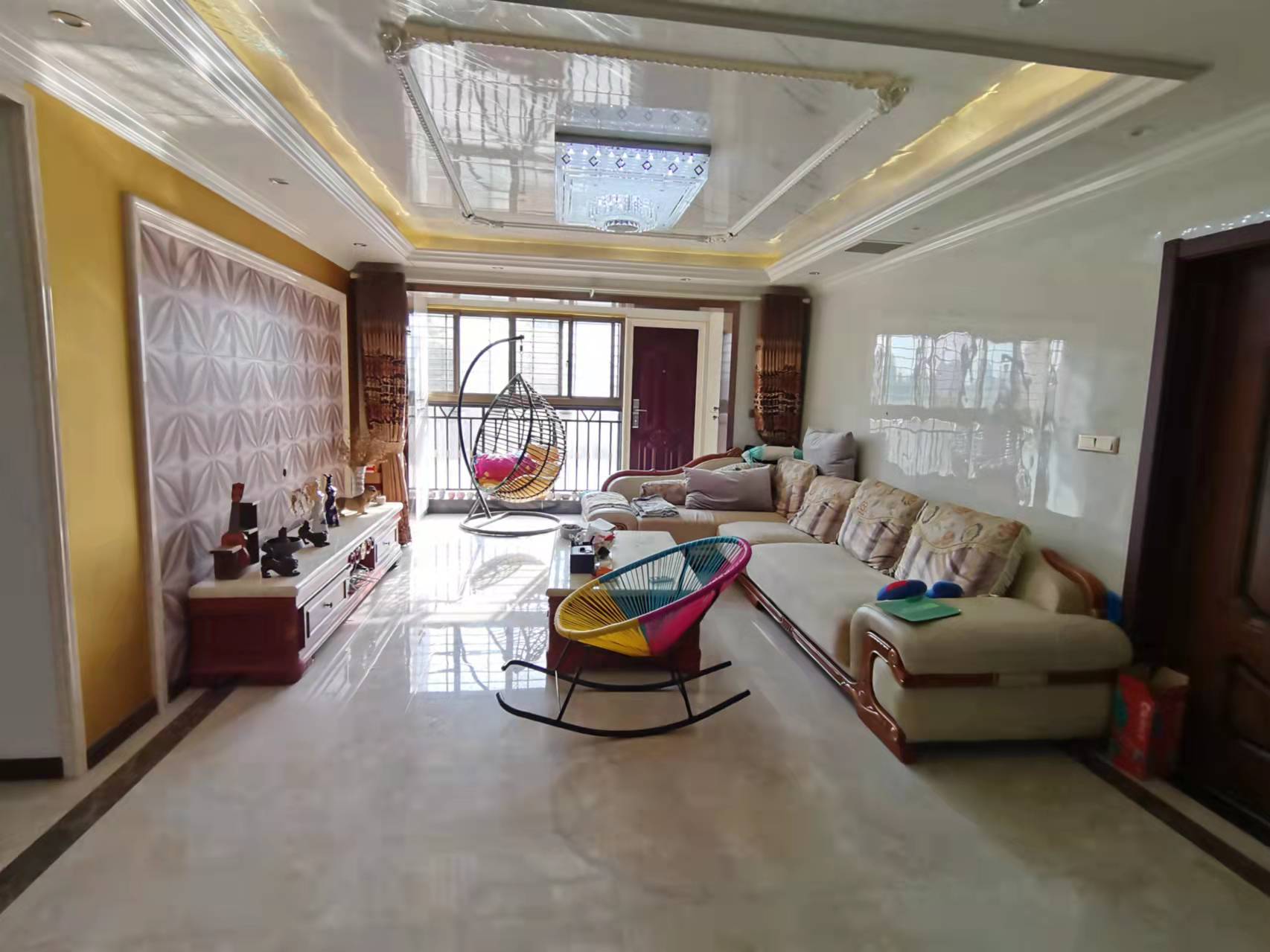 锦绣江山 精装三房 大露台 房东诚意出售