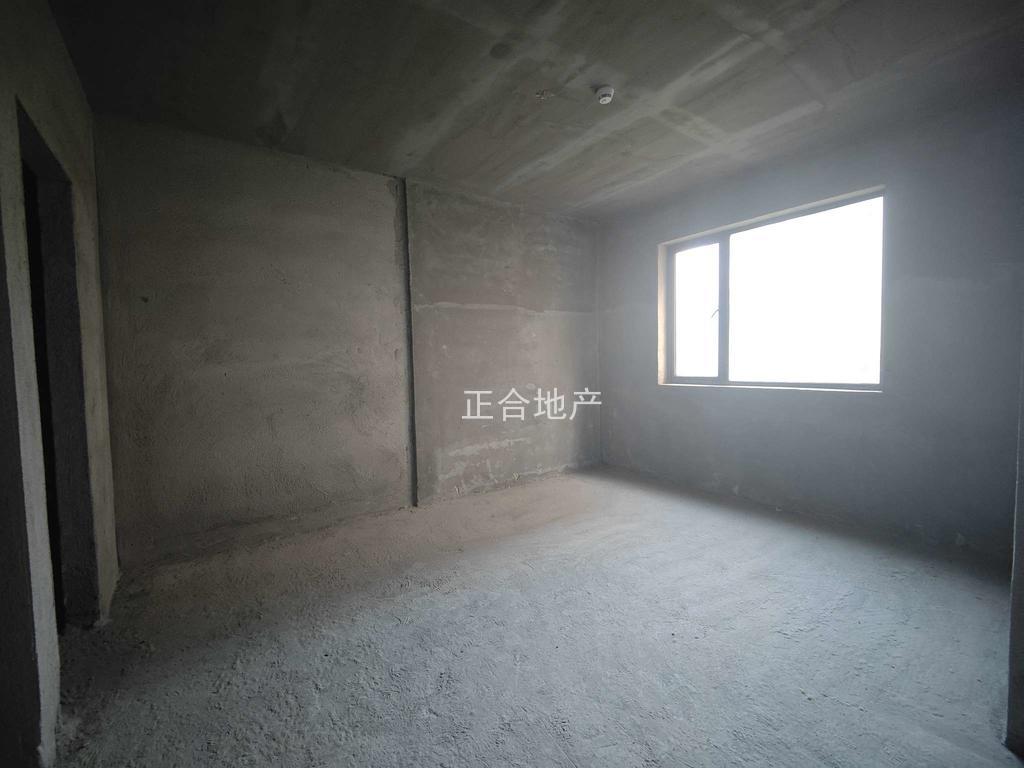 荣怀及第世家毛坯三房104平单价5字头