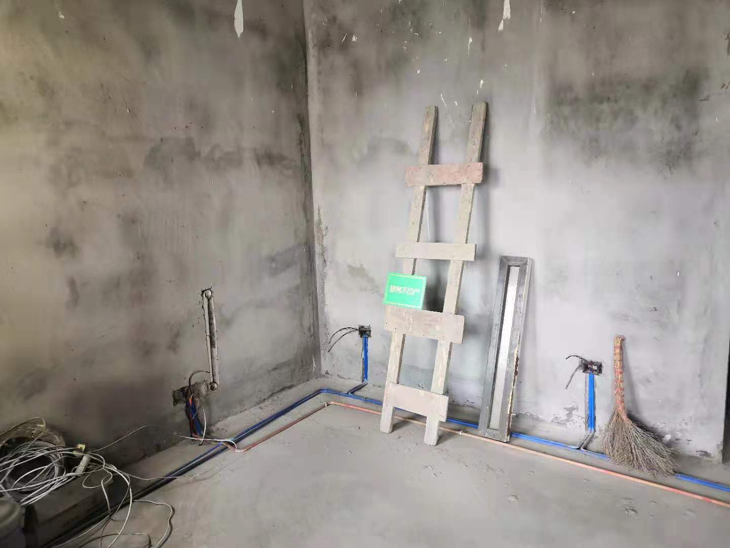 现代明珠新城两房两厅一卫毛坯视野采光蛮好