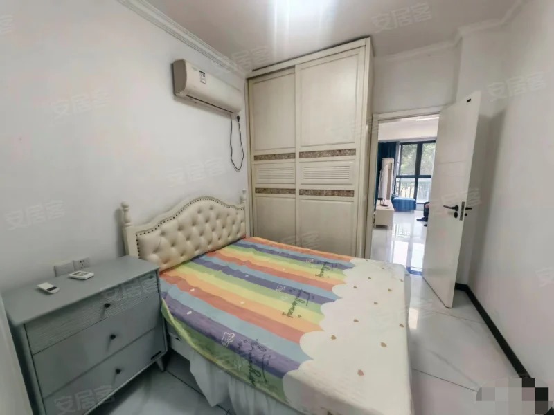 急售，降价了，城南，荣怀B区，精装两房，,养老、陪读，送储藏室