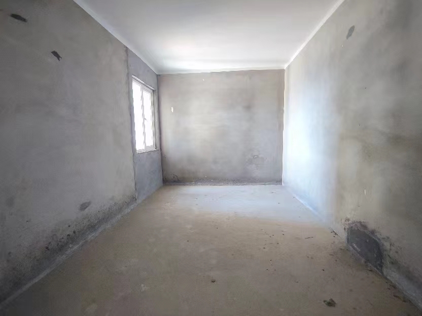 森林国际非常稀缺的小三房，中高好楼层通风采光到了位，你直接来看好啦