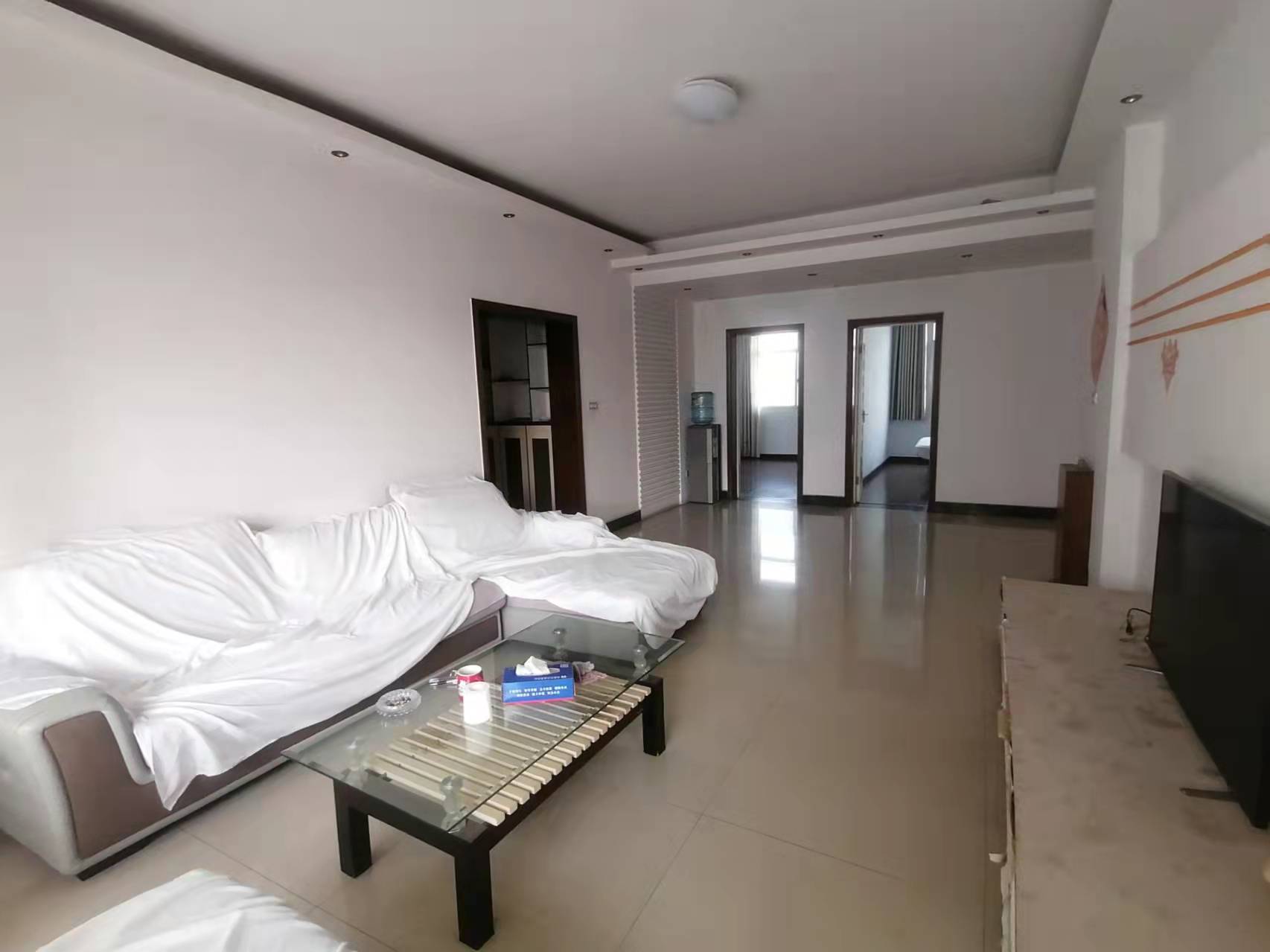 车站对面宏达小区精装修南北通透手付5万采光超好