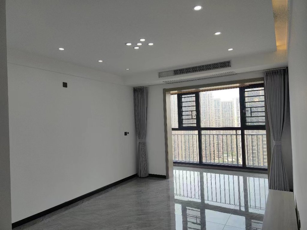 新二中二小对面森林国际城精装小三房精装毛坯价适合出租自住照顾小孩证件满二