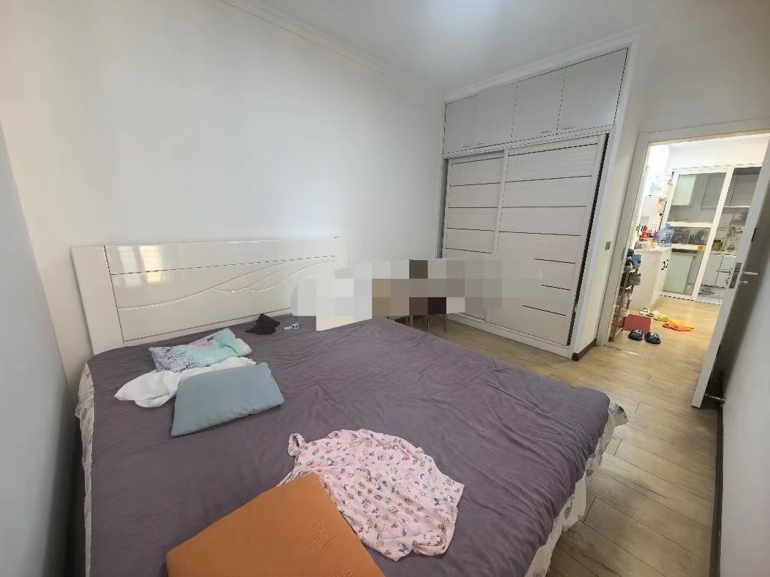 230，降价了，诚心出售，捡漏，新城一号，精装3房、中层好楼层，证满二，采光好