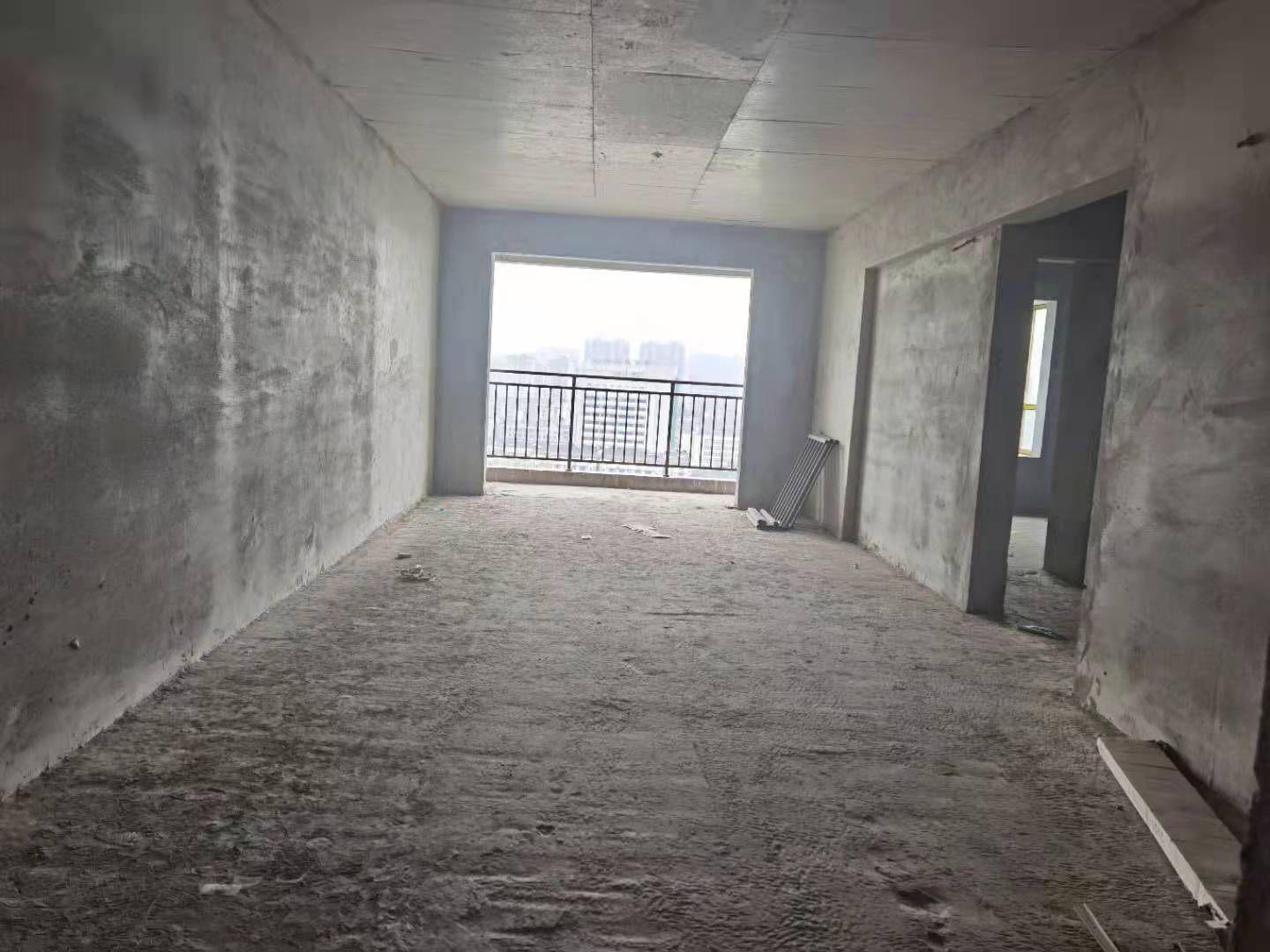 财源盛景毛坯三房中间好楼层，武商旁边