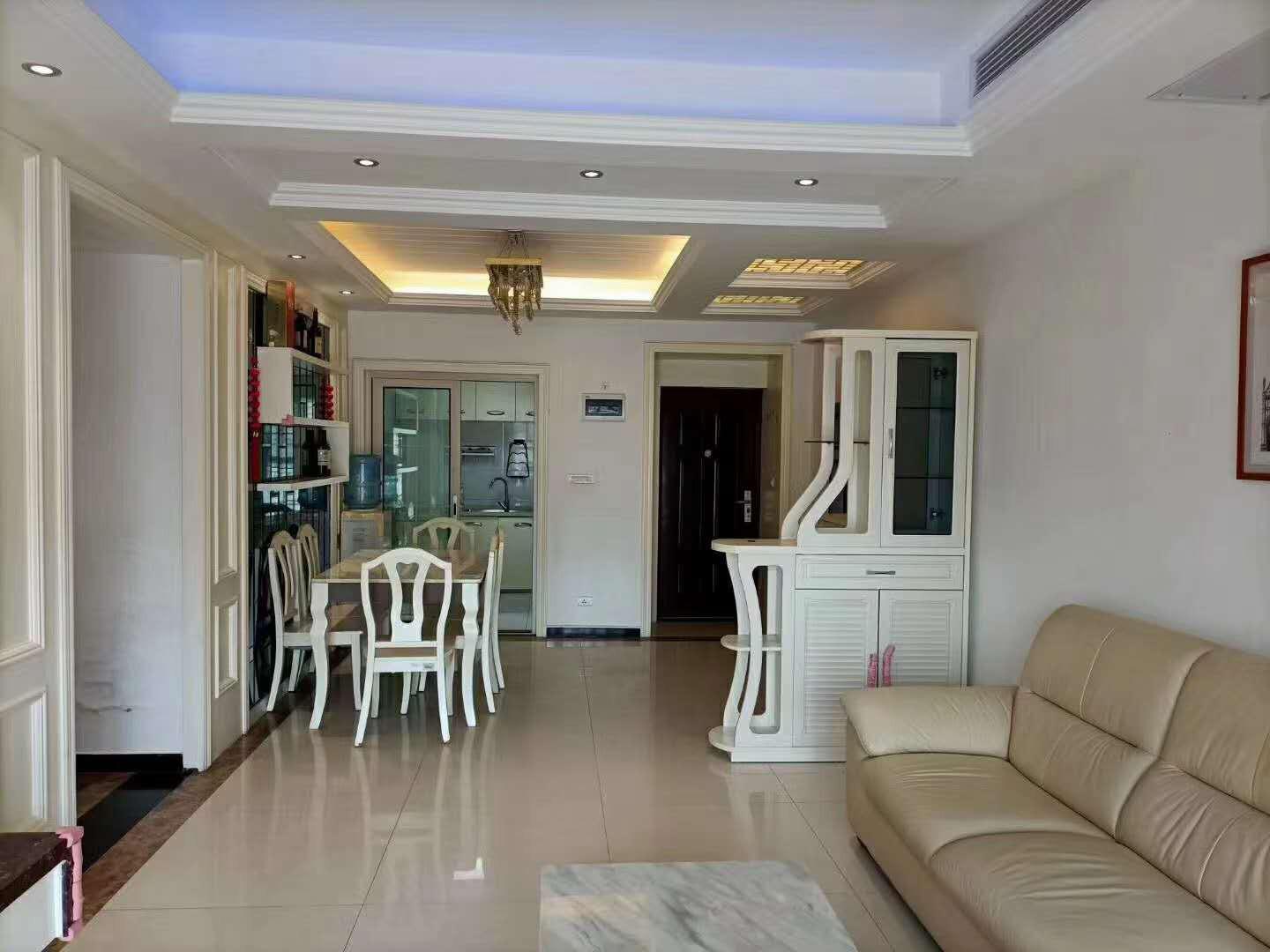 城南湖景房，朝南户型，毛坯三房，新二中旁，户型方正