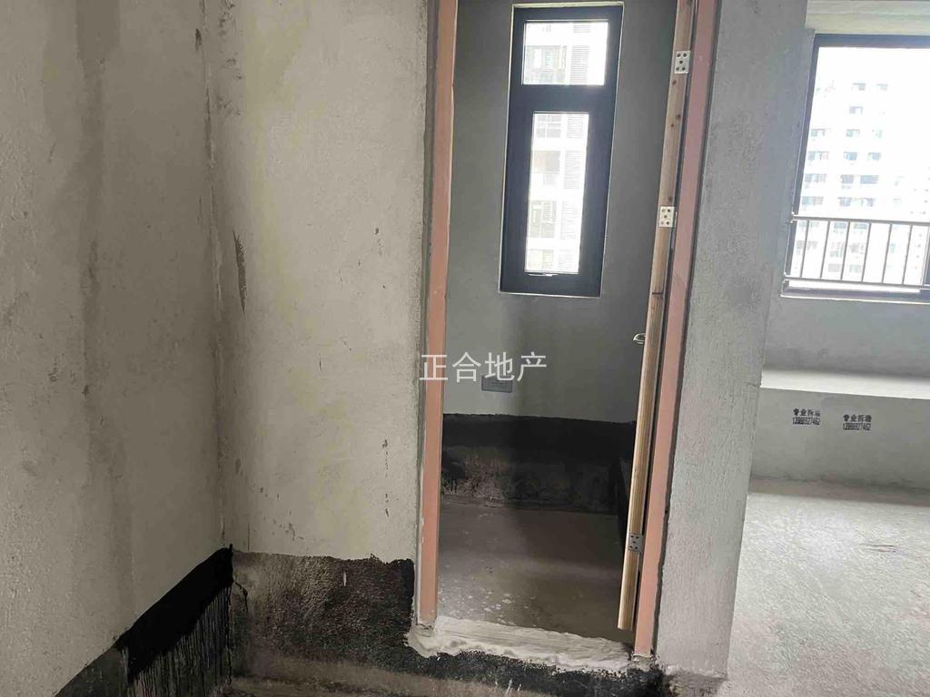 降价了，锦绣江山望府，好楼层，东边户，送车位，双阳台，三开间朝南，视野好