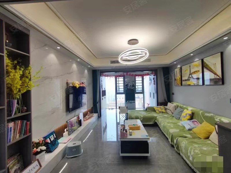 大捡漏！房东纯亏40万！精装三房，南北通透双阳台 ，9.9成新 ，中间楼层