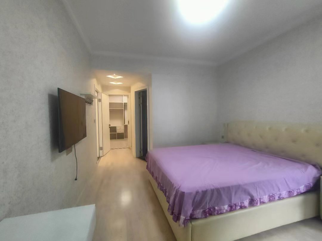 德政金园香榭里北.精装三房两卫.带露台.证件满二.看房方便