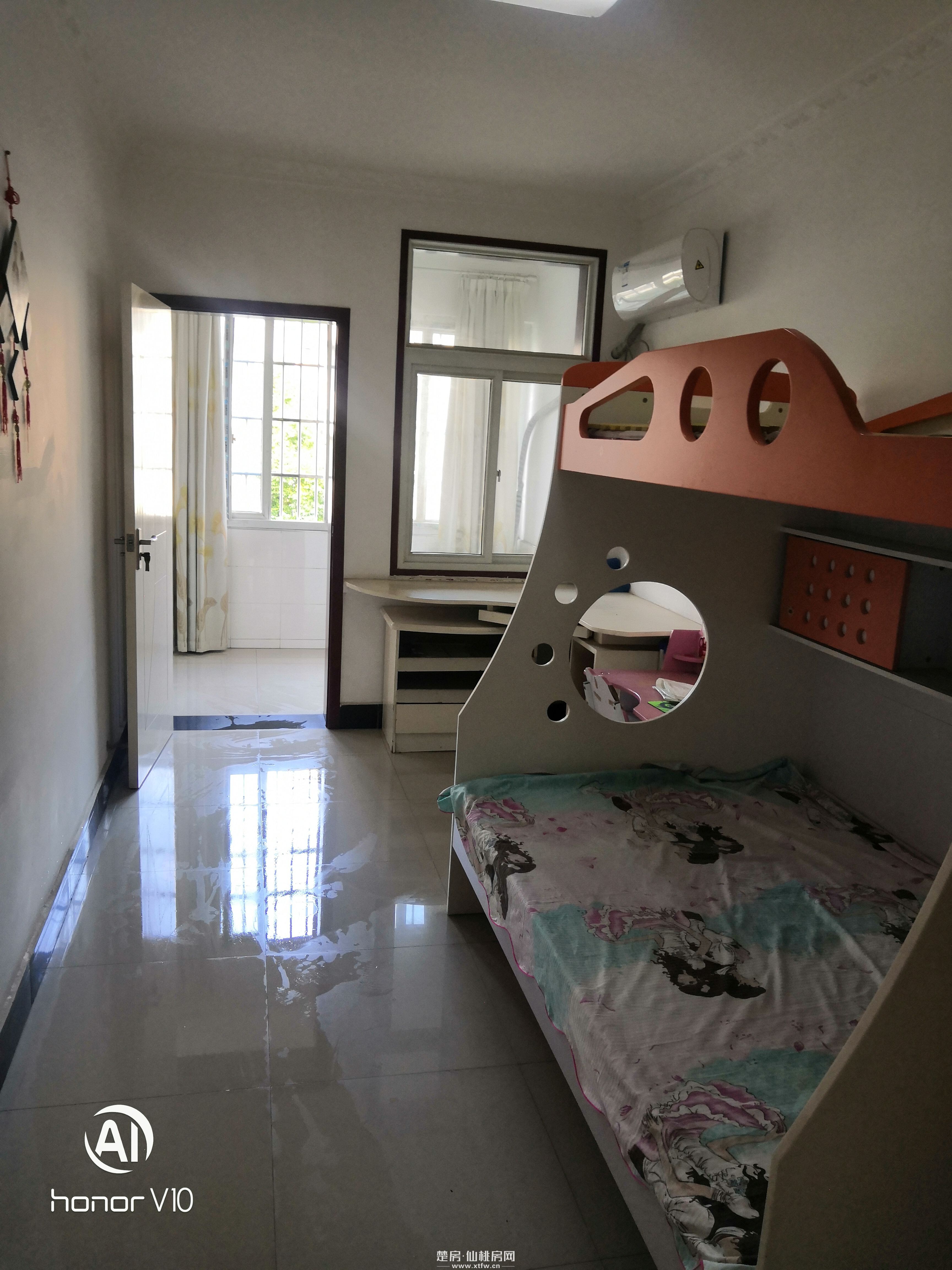 何李花园（V9酒店旁）