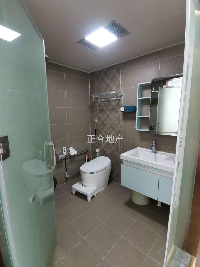 哇塞！装修卖毛坯价！业主诚心卖！电话看房！