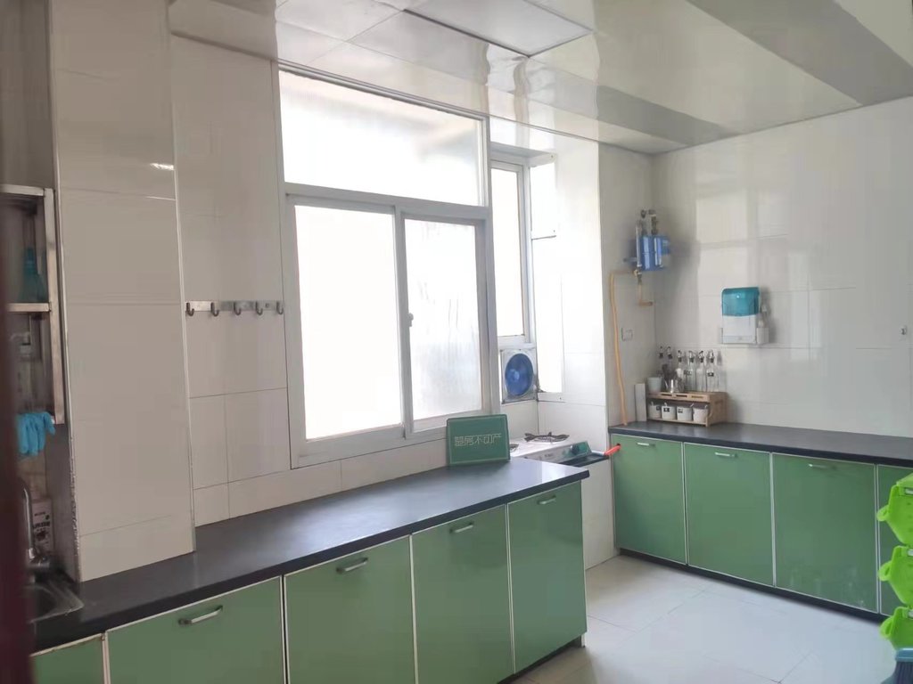 老人民医院宿舍中间楼层拎包即住带一储藏室