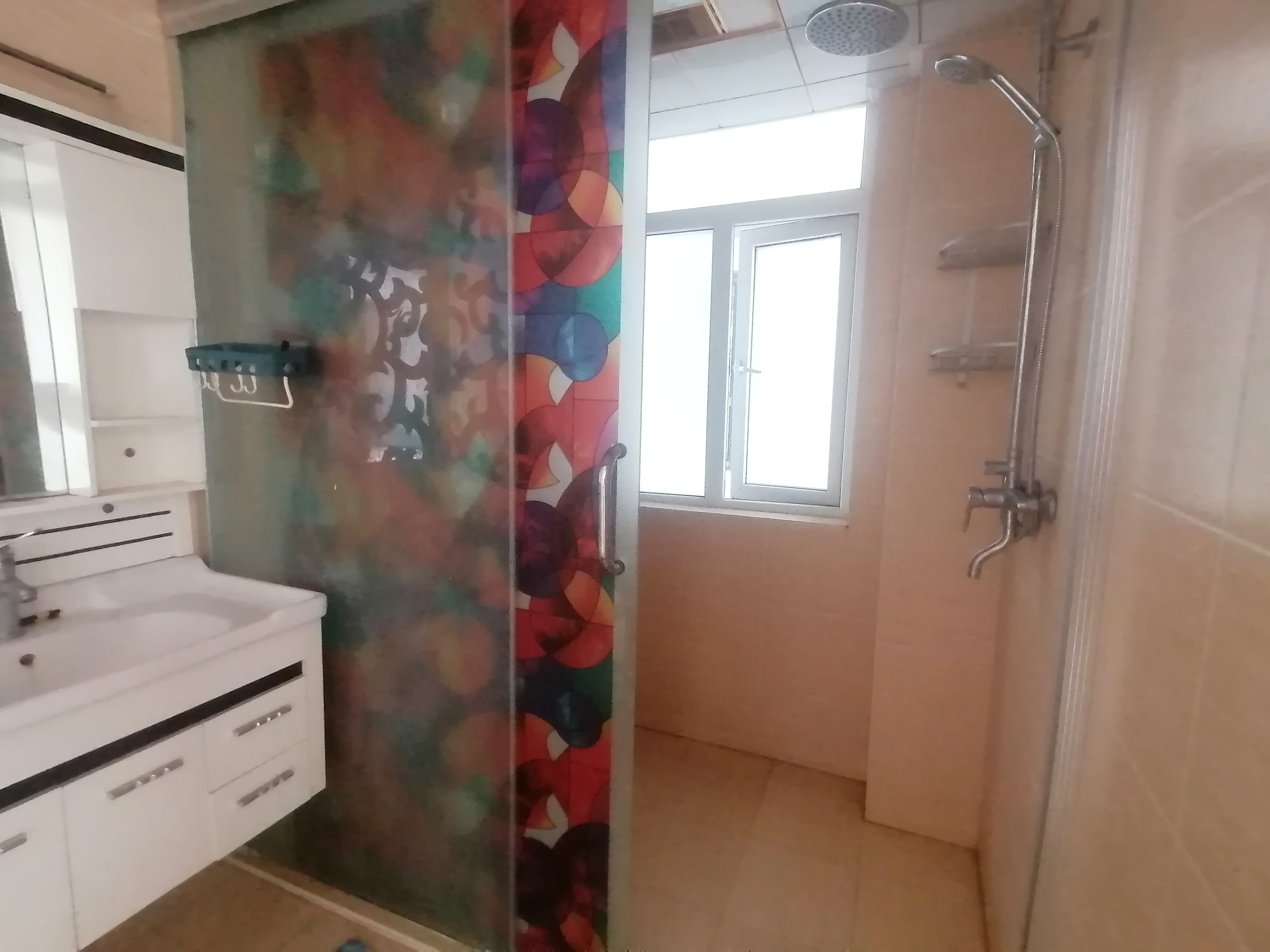 一中对面翰墨苑精装修直接楼层家具家电齐全拎包入住证满2年