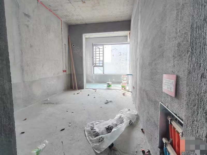 锦绣江山望府，单价6字头，好楼层，东边户，送一半装修，全屋中央空调，地暖，南北通透，双阳台