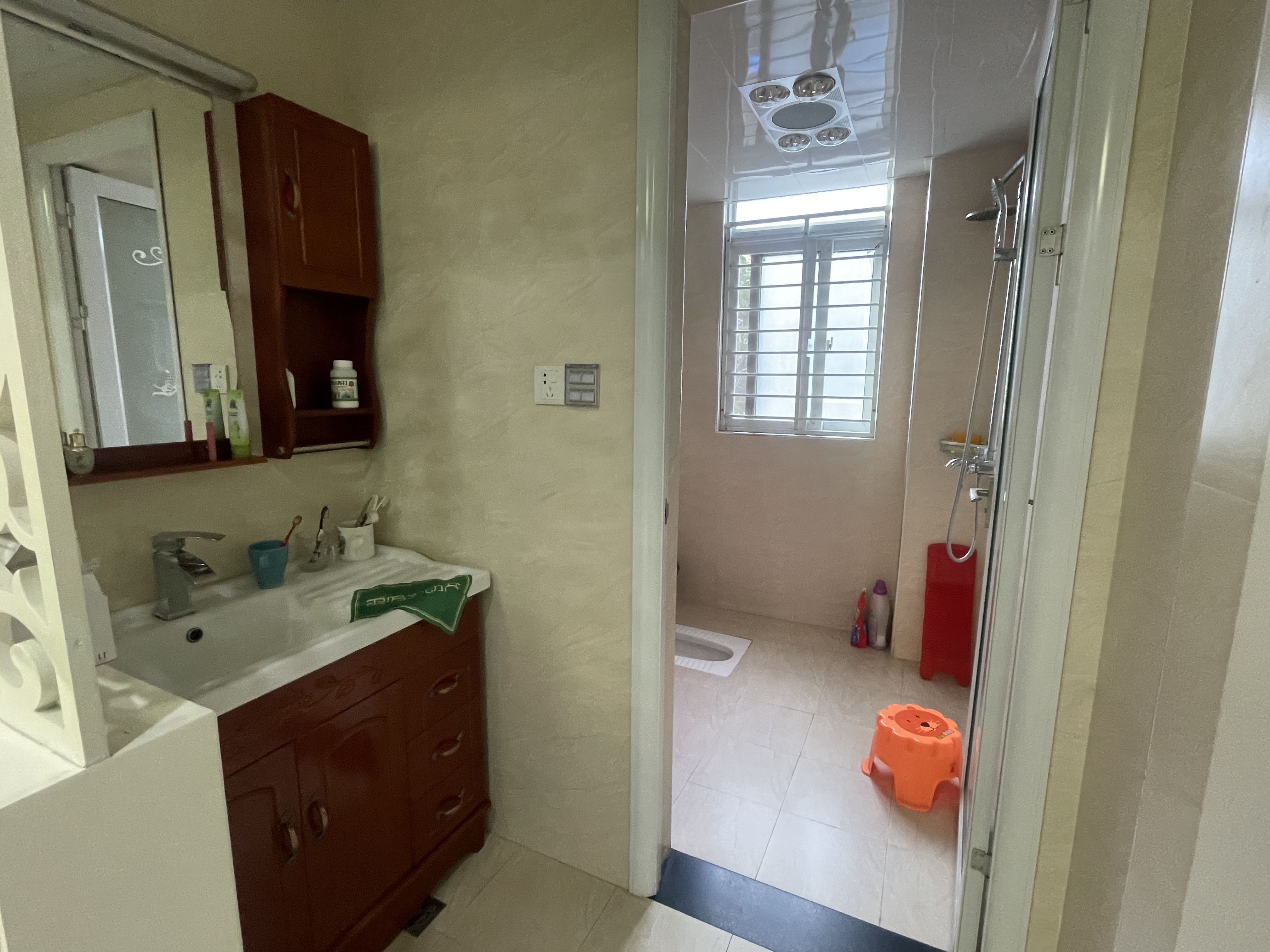 世纪雅园.电梯房.好楼层.妇幼.配套成熟.业主外地置业急卖.拎包入住