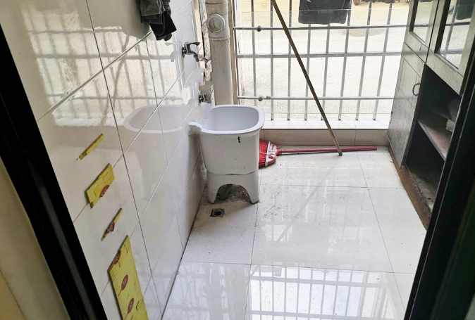 仙桃四中旁边上学方便小区出场大流潭公园边