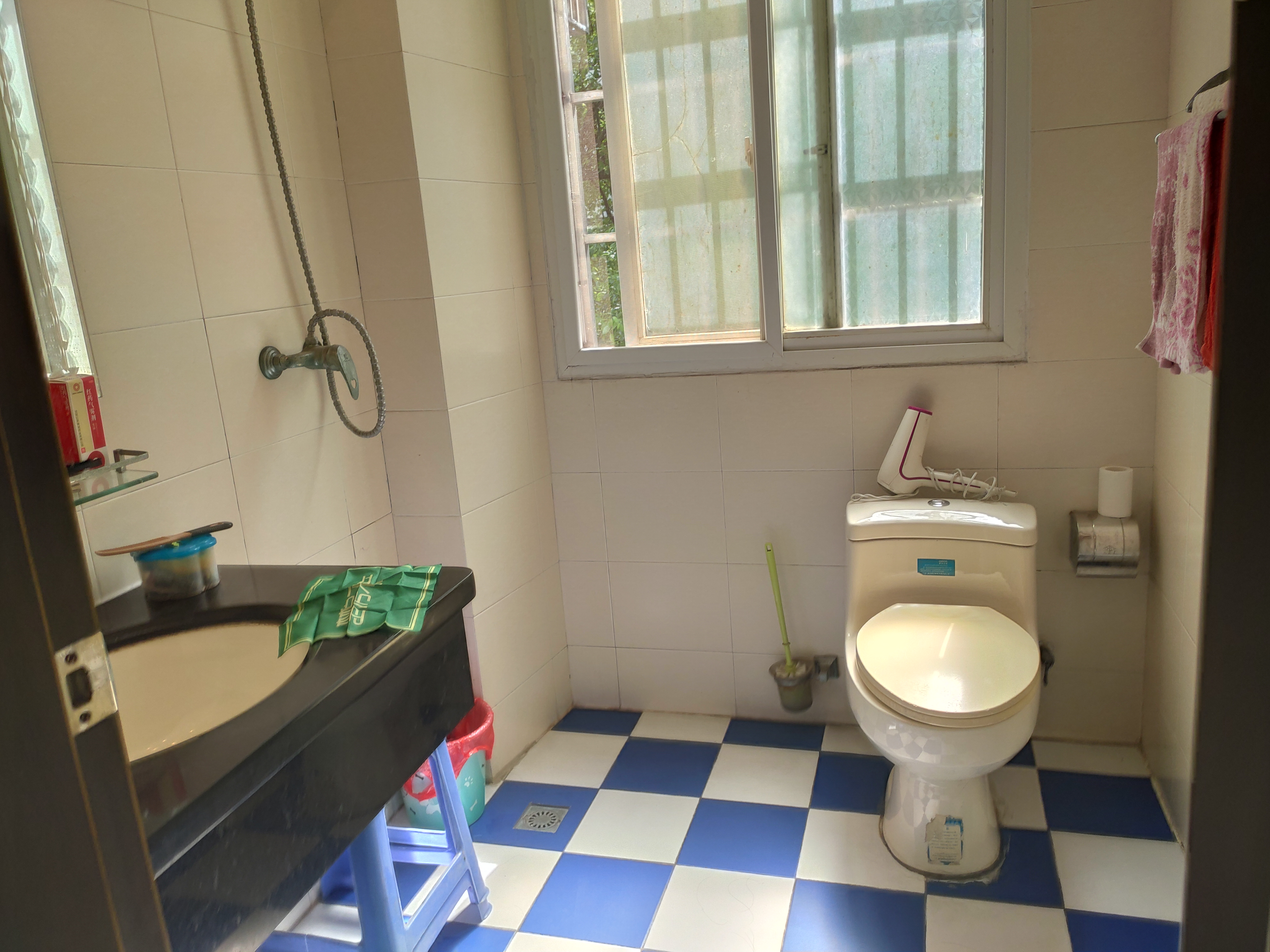 复州花园经典复式楼，大三房两厅两卫，带阳台，带车库，证件满五，楼下就是实验二小