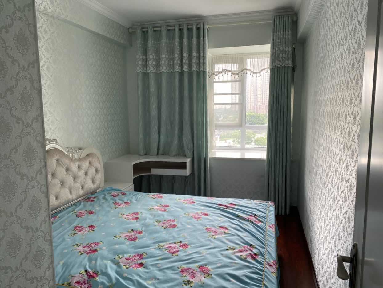 沔阳公馆精装三房两卫，小高层中间楼层，户型南北通透，拎包入住！