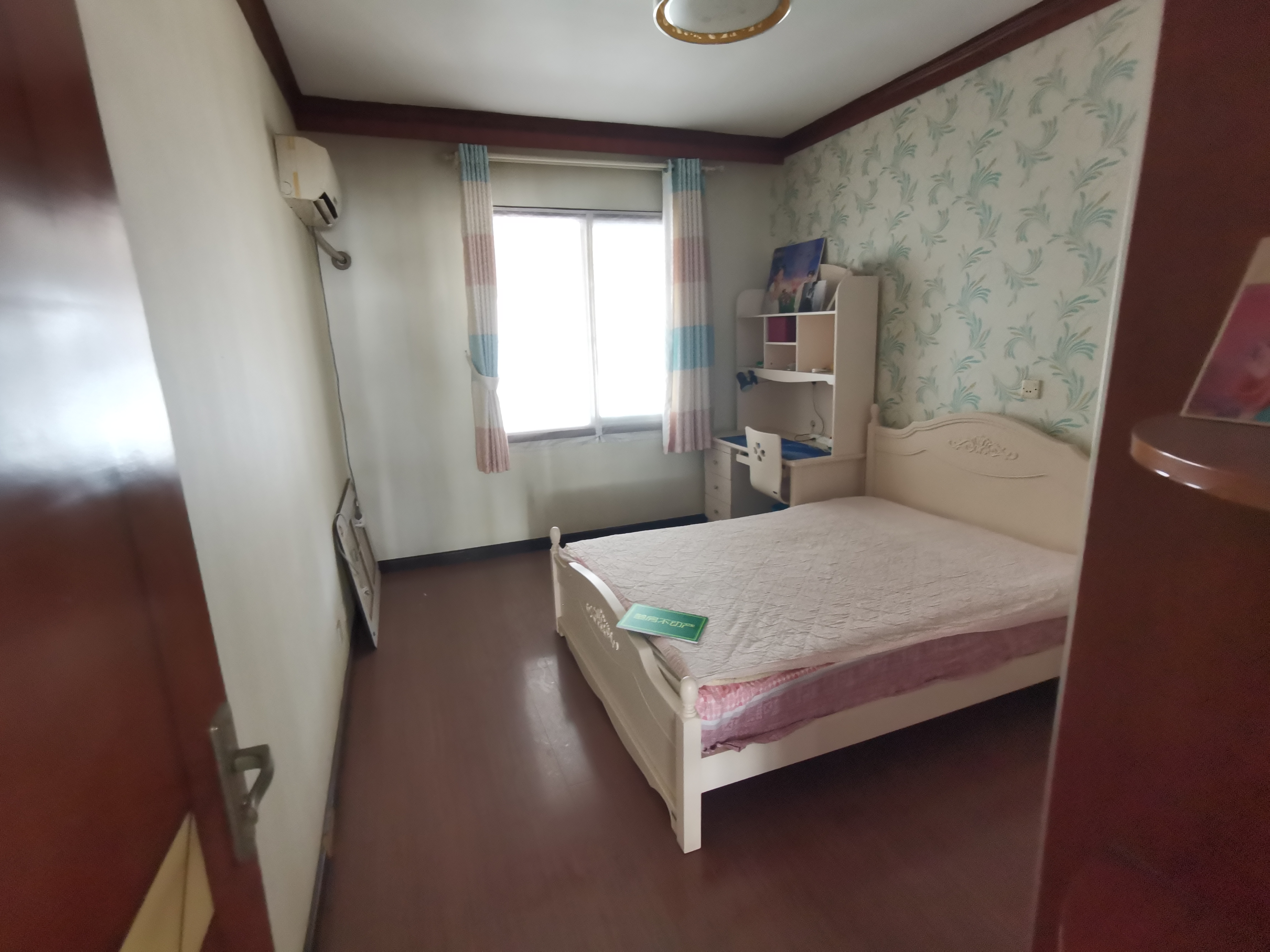 五星小区稀缺大平层，一梯一户户型超好，4房朝南，看房方便