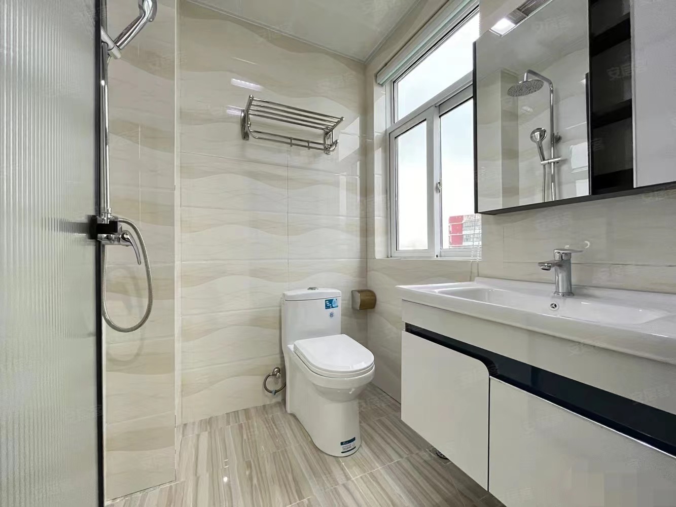 城南福星城，证满二，一天未住，全新精装，随十看房