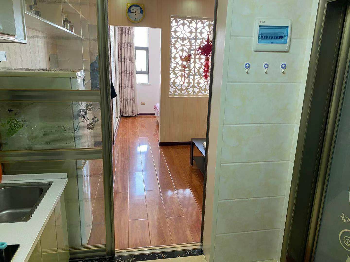 沔中对面，富迪三友楼上，精装一室，可拎包入住