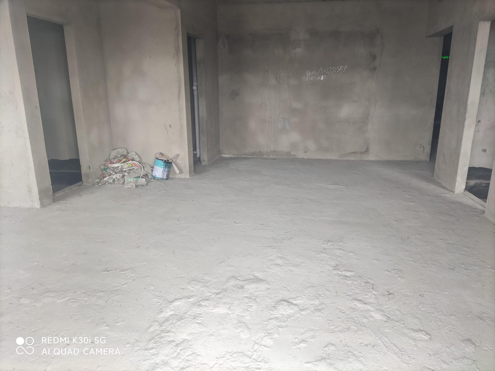 业主急售润泽天下毛坯三室两厅两卫，不动产证在手