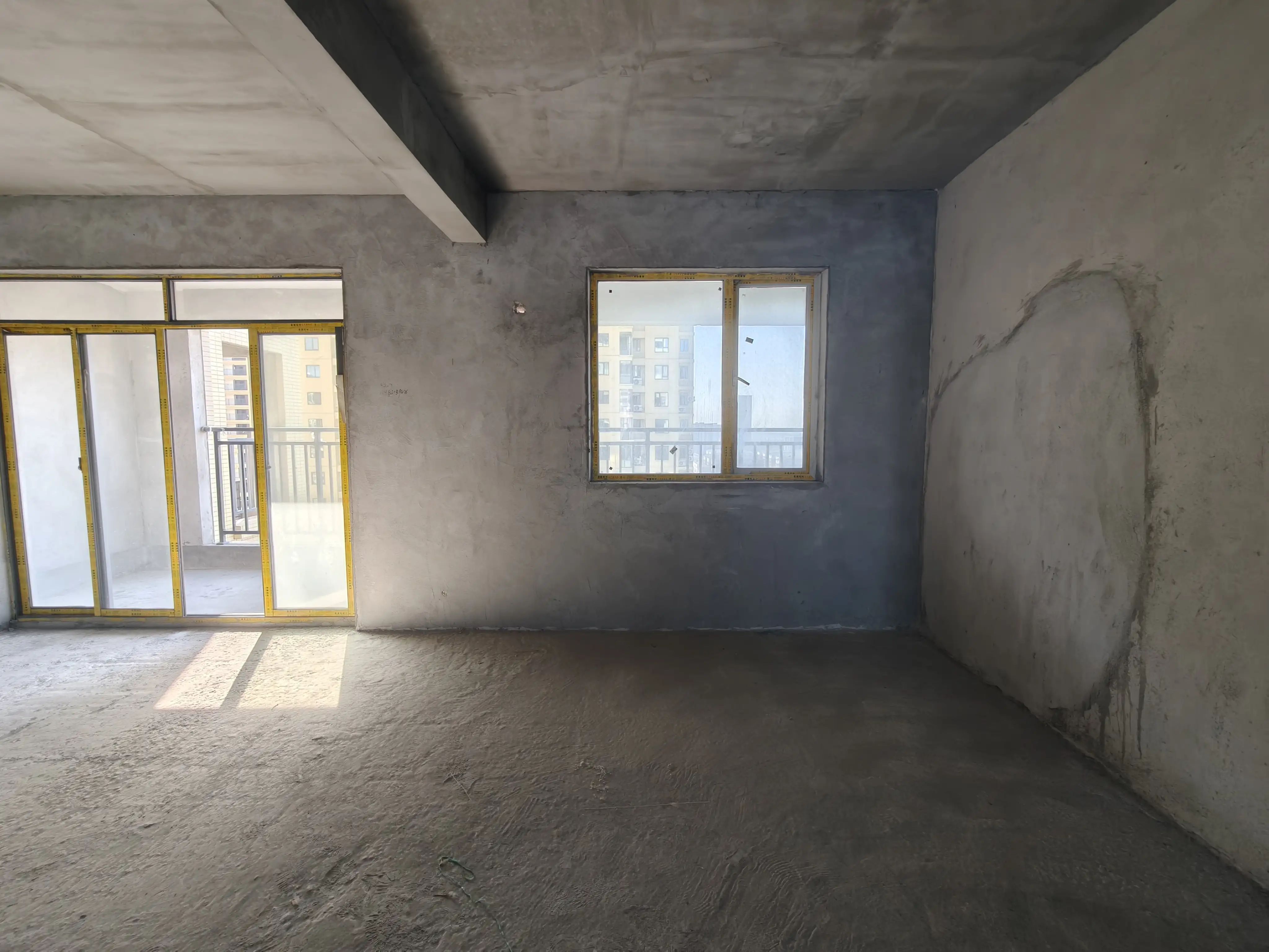 城南，新城名都，大户型边户，中间好楼层，满二，送车位