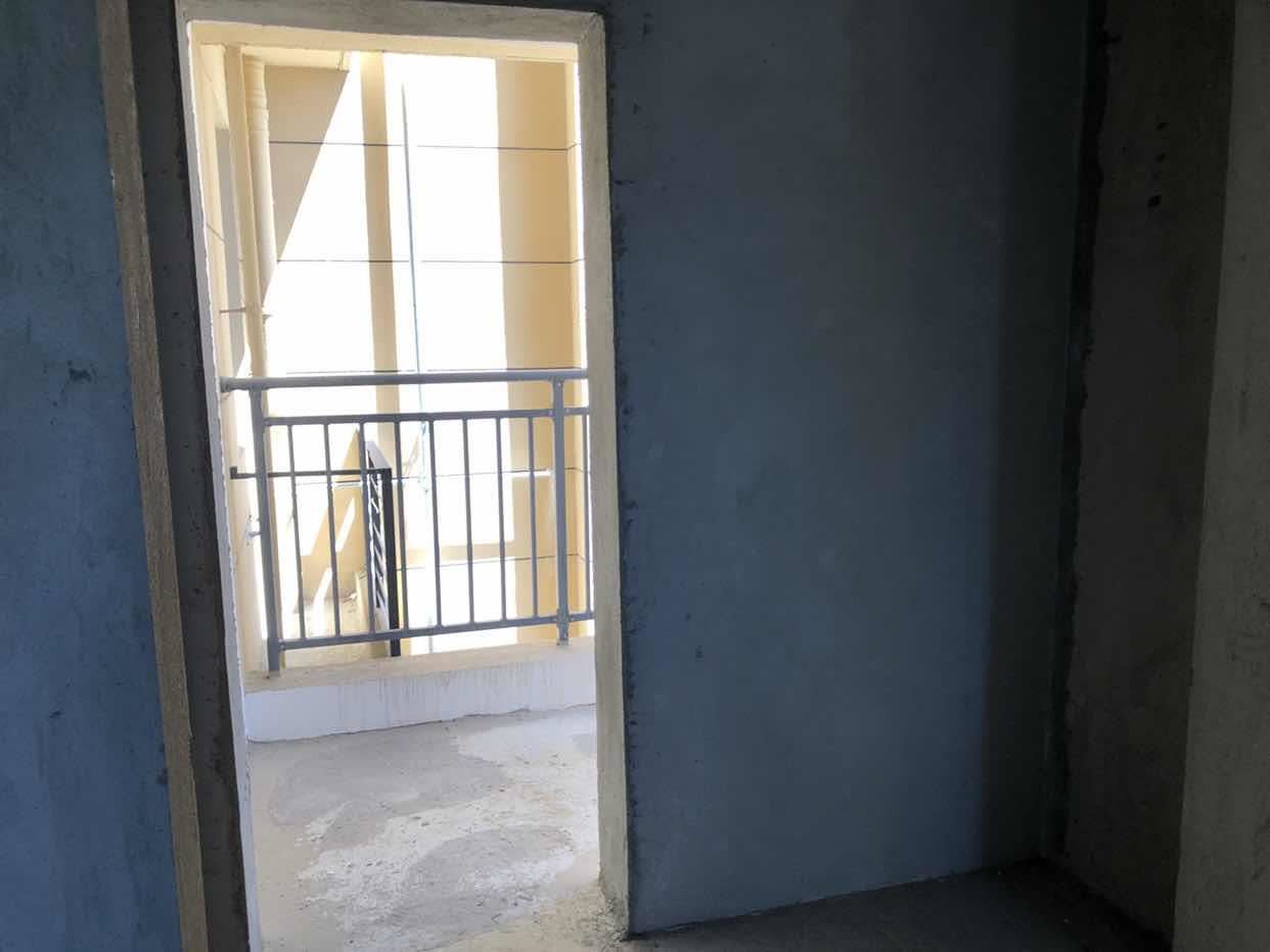 大新路 旁环球 ，毛坯大三房，钥匙在手 看房，手慢无